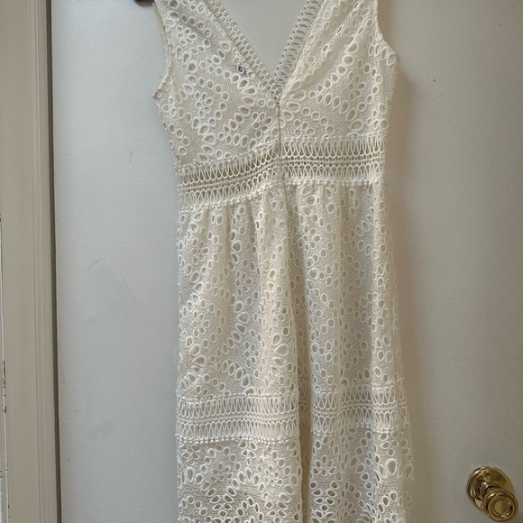 Ark NC white eyelet dress - Picture 4 of 5